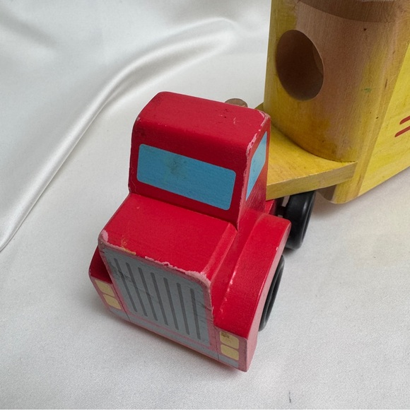Melissa & Doug Tractor & Animals - Picture 7 of 10